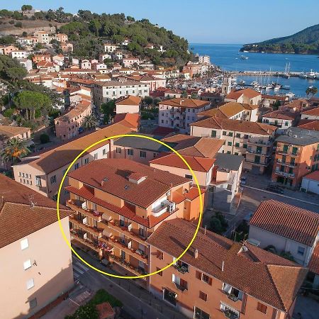 Hotel Due Torri Porto Azzurro Bagian luar foto
