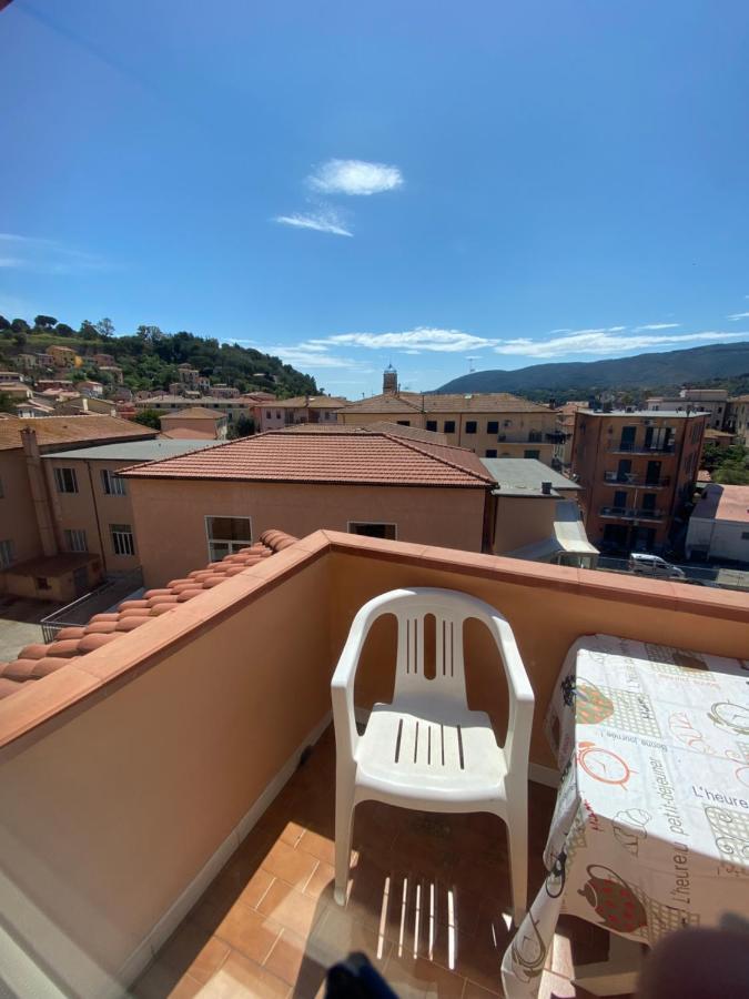 Hotel Due Torri Porto Azzurro Bagian luar foto