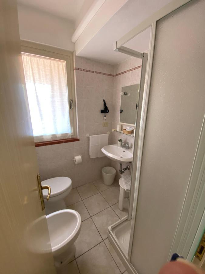Hotel Due Torri Porto Azzurro Bagian luar foto