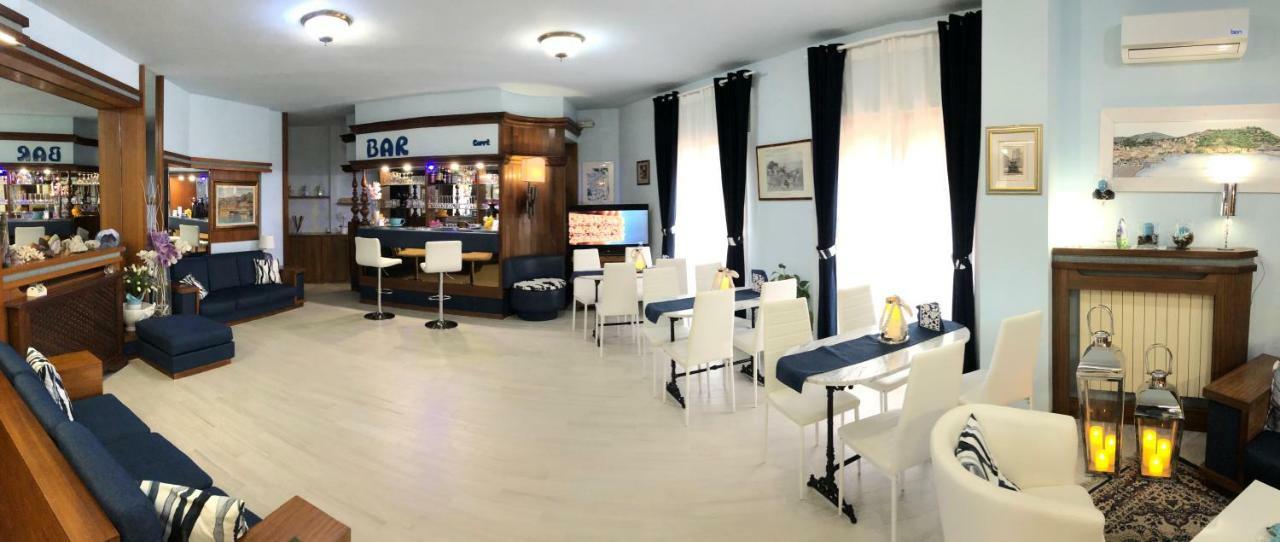 Hotel Due Torri Porto Azzurro Bagian luar foto